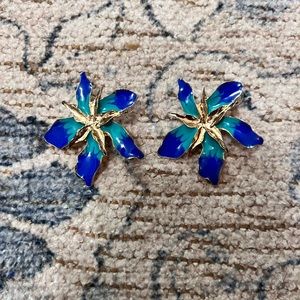 Flower earrings
